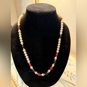 Elegant Pearl and Bead Necklace